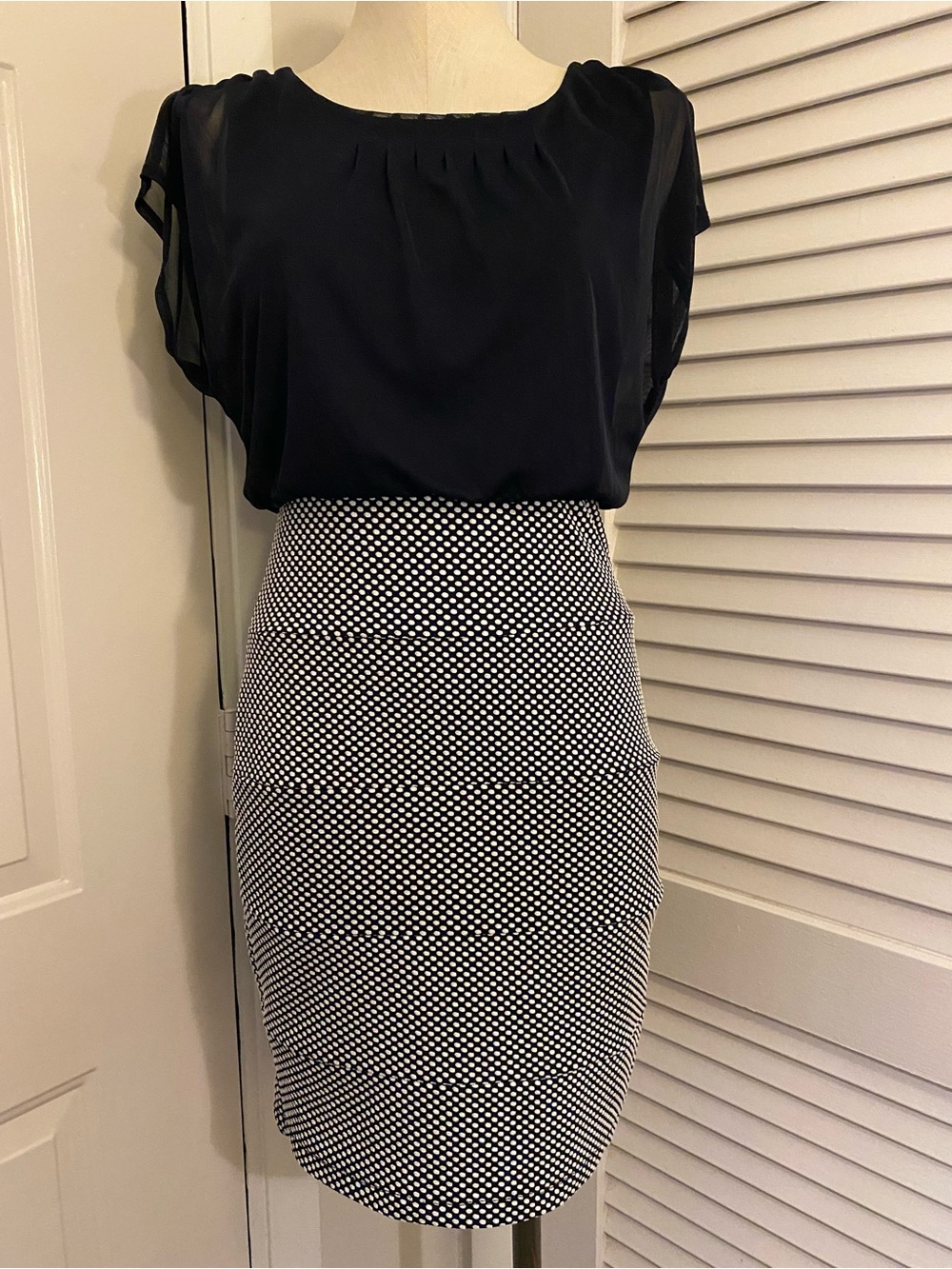 Enfocus Studio Dark Navy Blouse w/ Navy and White Polka Dot Midi Skirt- Size 8P